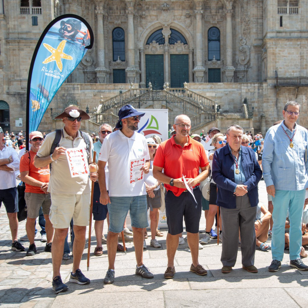 El Gran Maestre de la Orden del Camino de Santiago recibe a los participantes de la V Ruta Rías Baixas