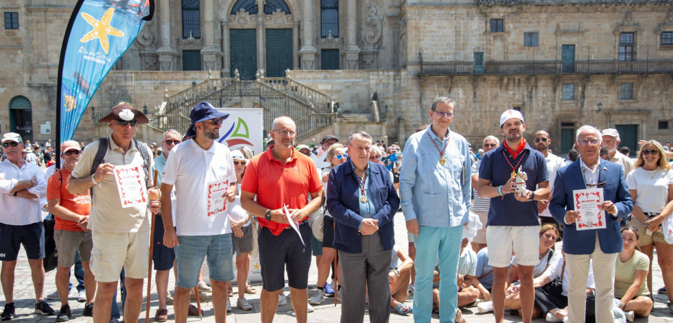El Gran Maestre de la Orden del Camino de Santiago recibe a los participantes de la V Ruta Rías Baixas