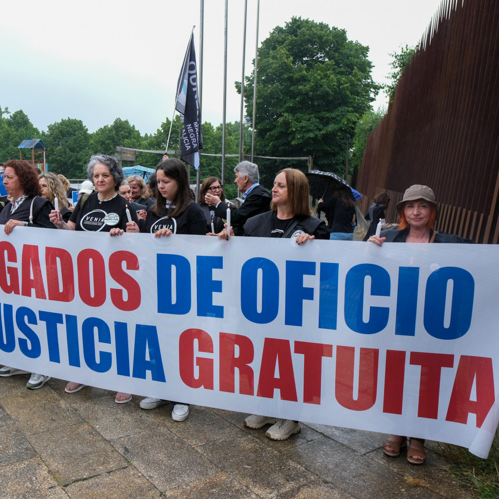 Profesionales del Turno de Oficio 'peregrinan' en Santiago para denunciar 
