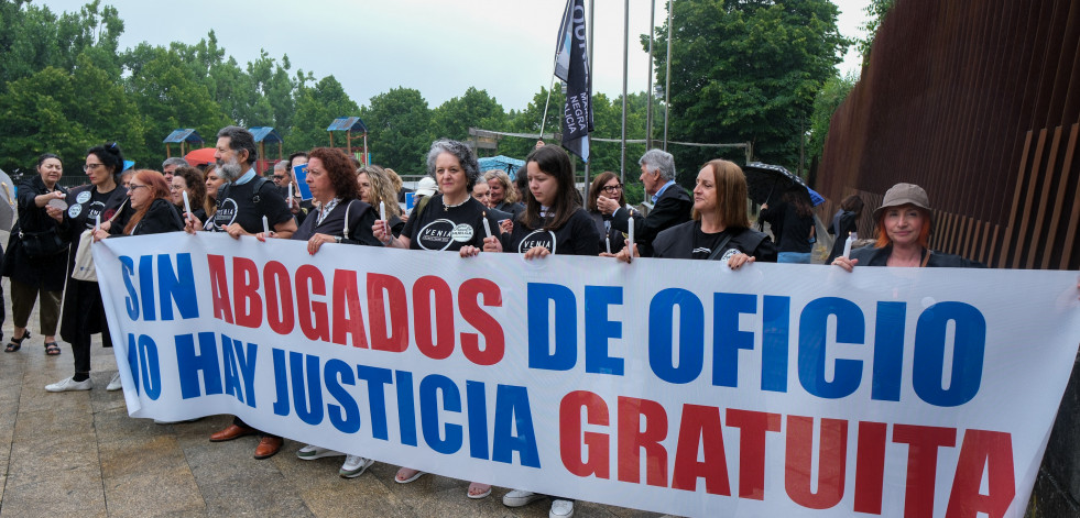 Profesionales del Turno de Oficio 'peregrinan' en Santiago para denunciar 