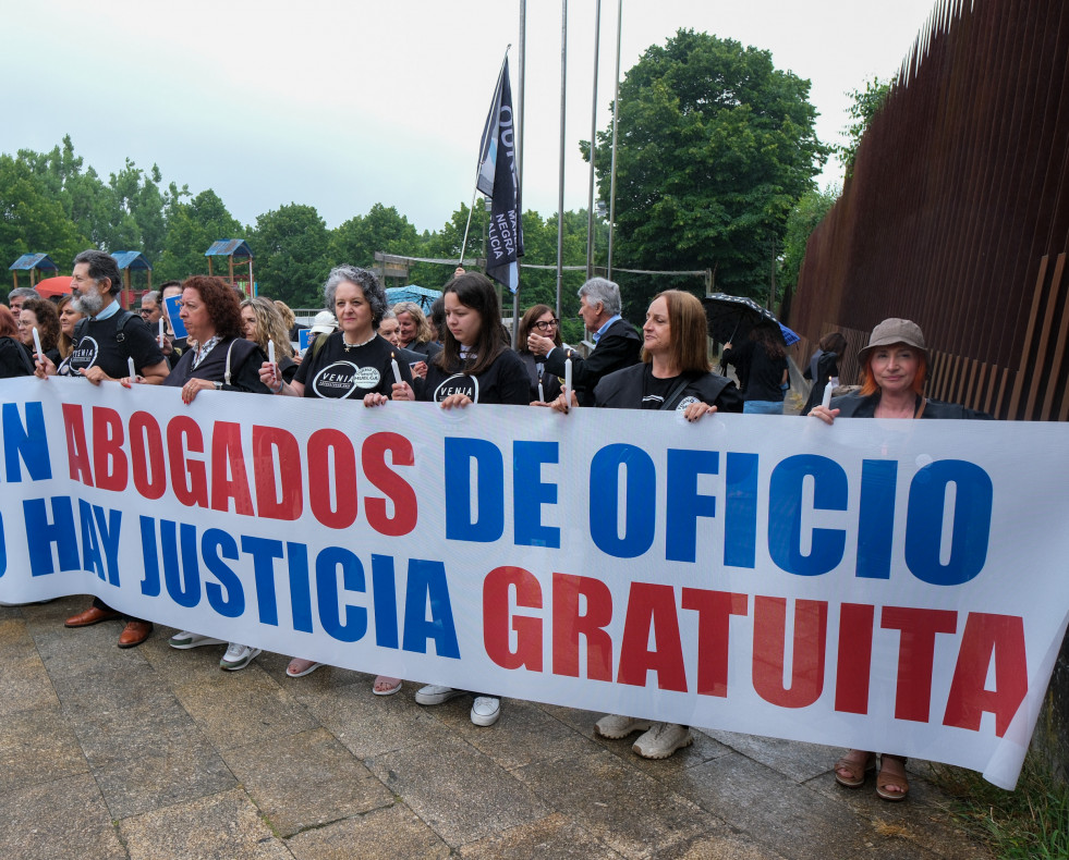 EuropaPress 6851961 varios profesionales gallegos turno oficio protesta 11 julio 2025 santiago 13413663