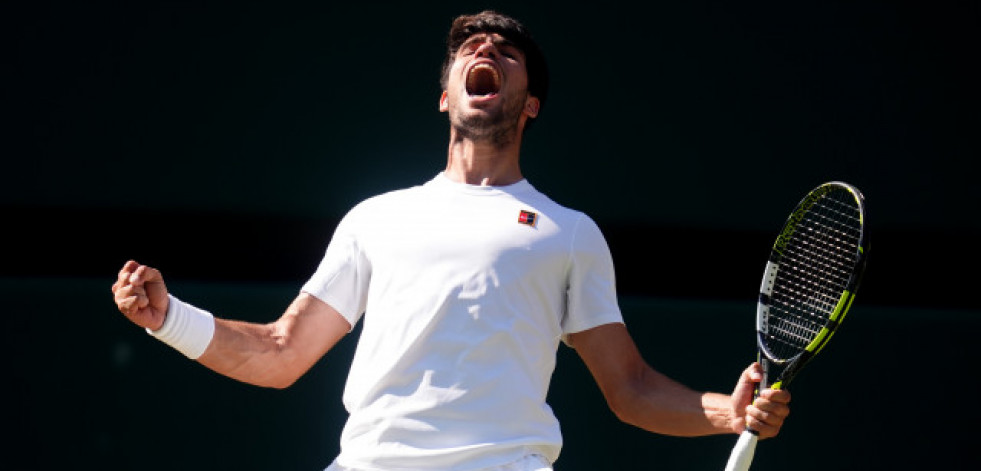 Alcaraz doblega a Fritz y jugará su tercera final de Wimbledon
