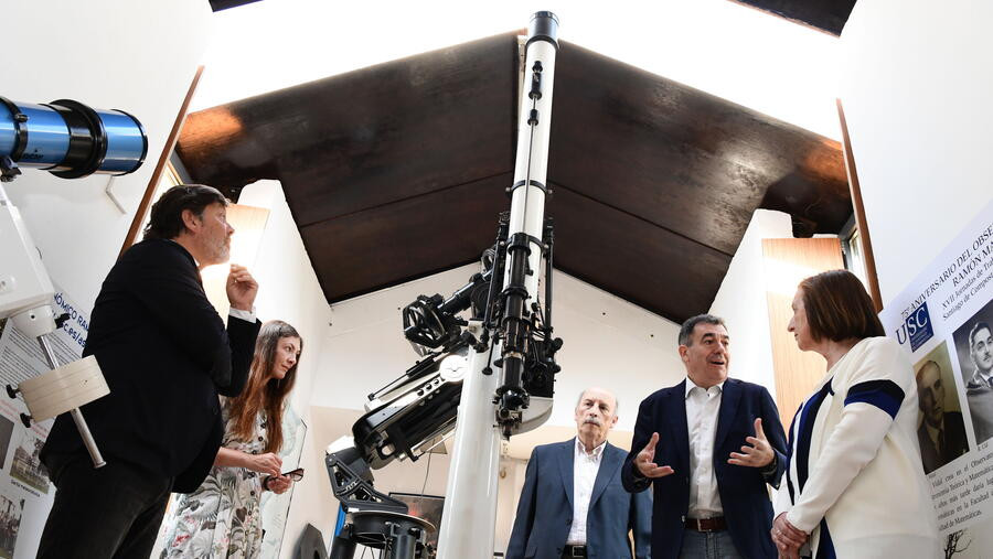 La USC celebra el centenario de la instalación de un refractor de observación astronómica