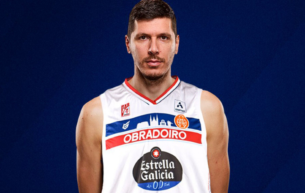 El pívot serbio Goran Huskic busca su tercer ascenso con el Obradoiro