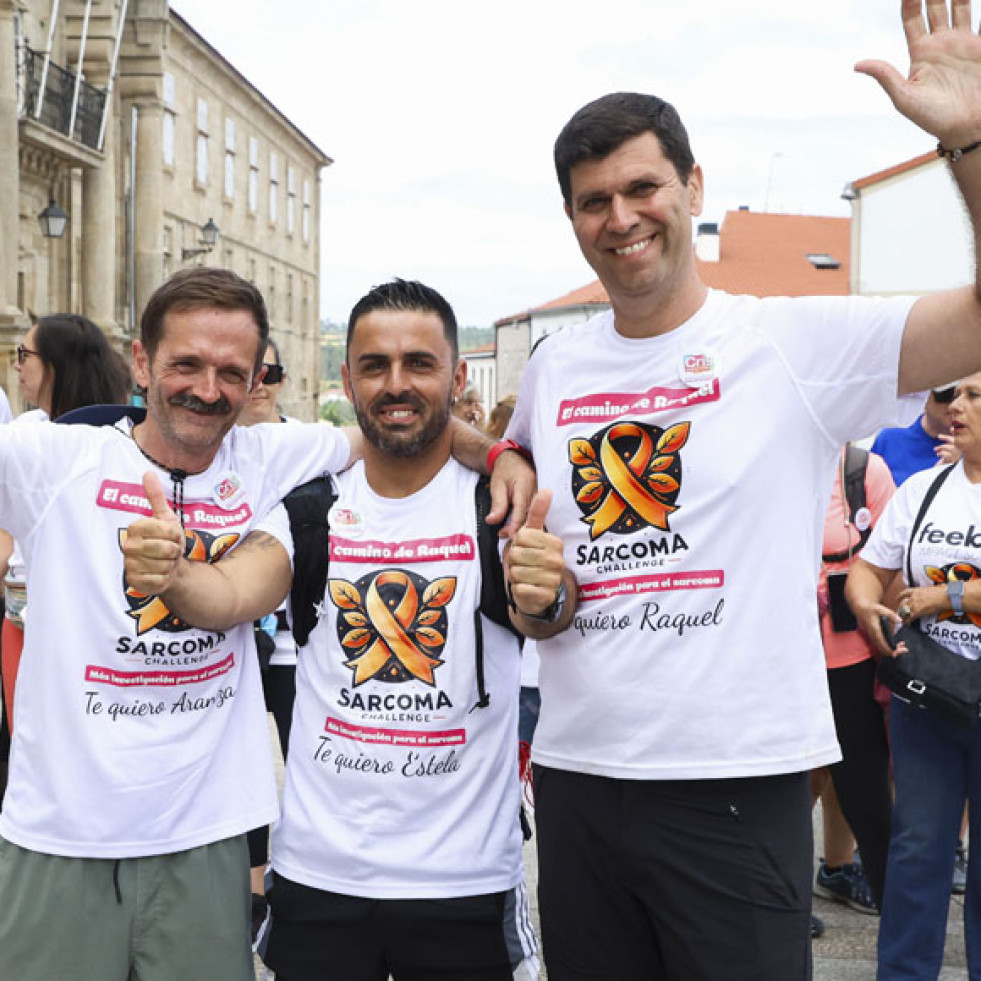 Jorge Pascual (d) Javier Silva (c) y Joseba Bastiad (i) han hecho 150 kilómetros del Camino de Santiago que ya no pueden recorre   copia