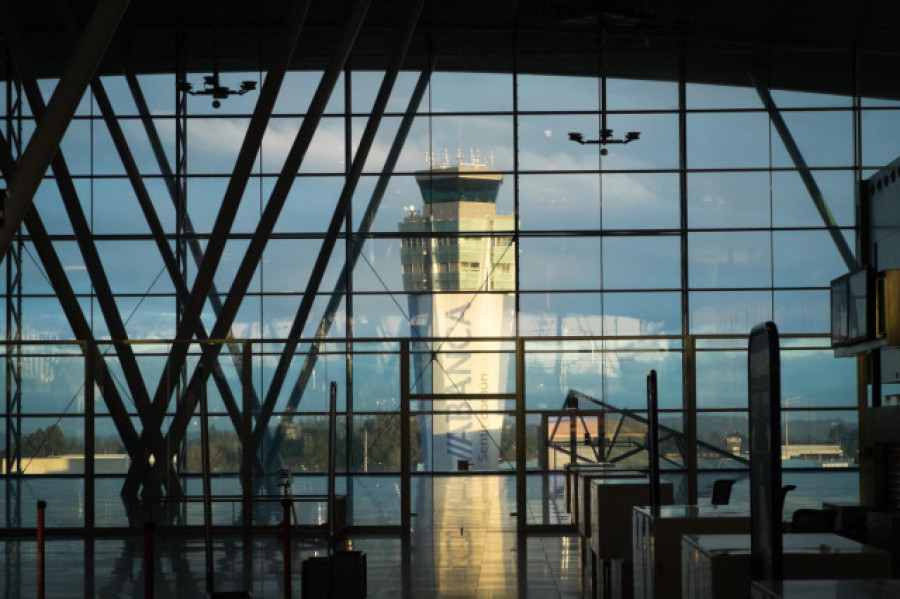 El aeropuerto de Santiago pierde más de 40.000 pasajeros en julio con respecto al mismo mes de 2024
