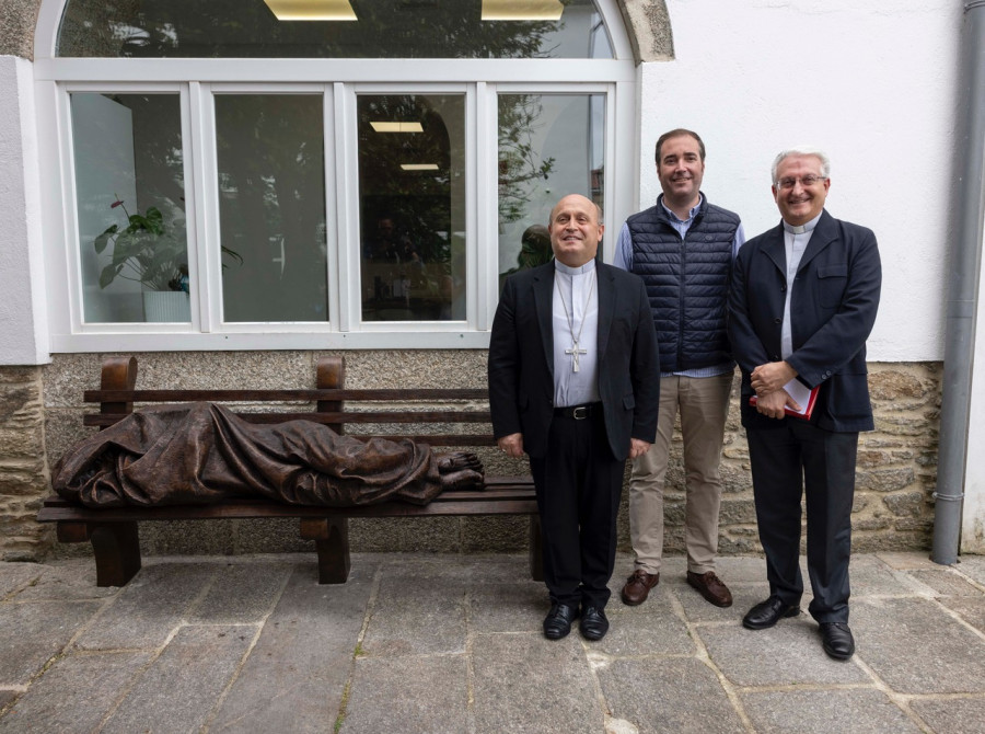La escultura Homeless Jesus llega a Santiago como símbolo de dignidad y solidaridad