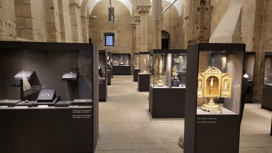 El Pazo de Xelmírez acoge una exposición sobre el legado de la emblemática joyería Ángel