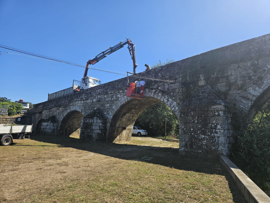 Boqueixón revive a Batalla de Ponte Ledesma e ilumina a súa ponte histórica coa Noite Velada