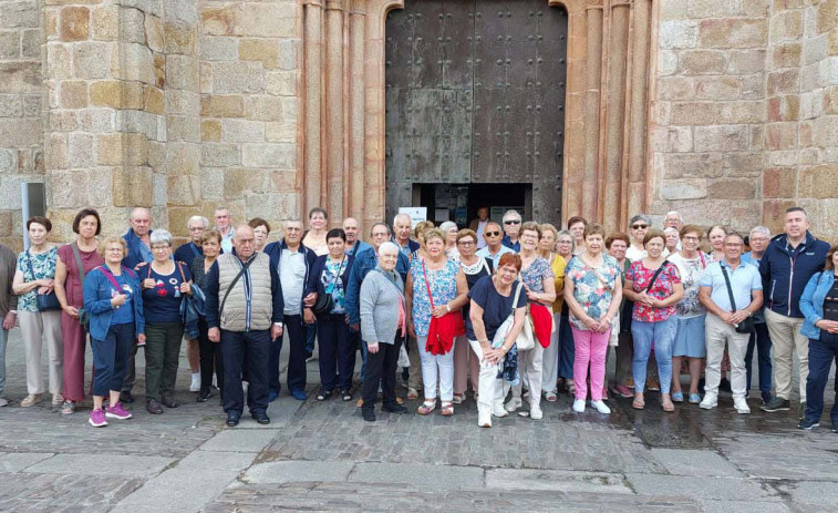Más de 120 mayores de Brión participaron en las excursiones de verano organizadas por el Concello