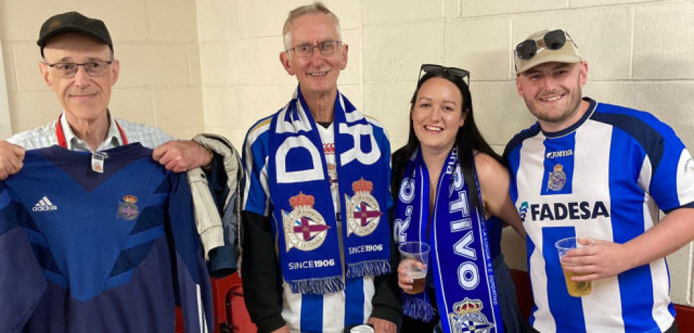 La afición inglesa se rinde al Deportivo