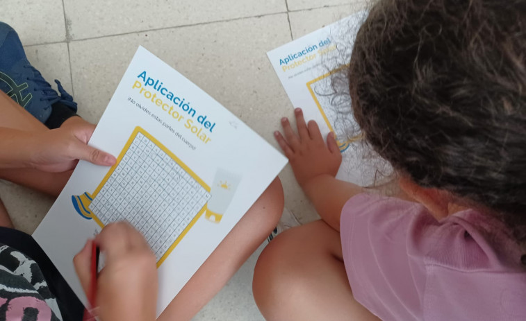 Campaña de protección solar en Santiago: la Asociación Española Contra el Cáncer intensifica su labor educativa este verano