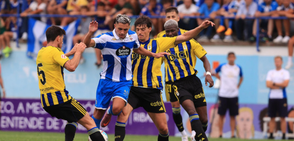 El Deportivo supera a un Oviedo de Primera (2-1)