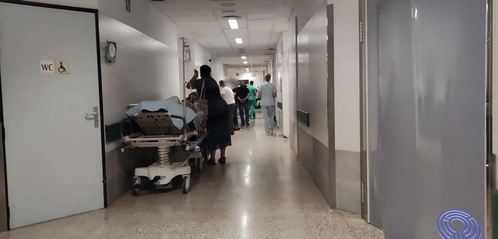 Colapso no CHUS: ata 13 pacientes graves nos corredores