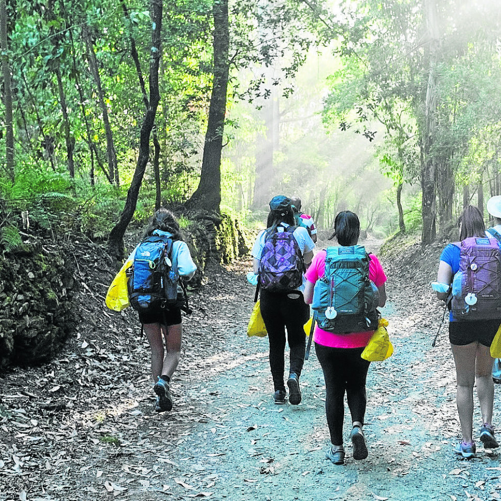 Los peregrinos desafían la ola de calor en el Camino de Santiago