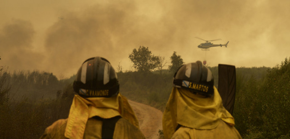 El incendio de Chandrexa de Queixa ya es el más grande en la historia de Galicia con 16.000 hectáreas quemadas