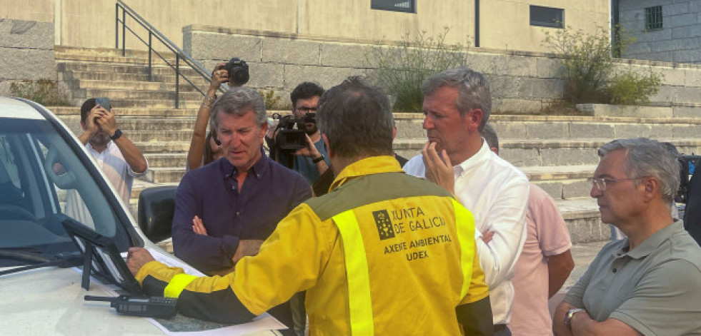 Feijóo insiste en el despliegue del ejército contra los incendios