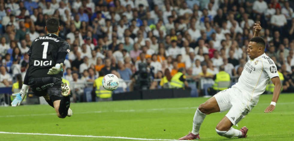 Mbappé le da a Xabi Alonso la victoria en su estreno en el Santiago Bernabéu (1-0)
