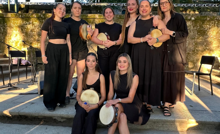 As cantareiras de Cantigas e Agarimos enchen a Alameda co patrimonio oral galego