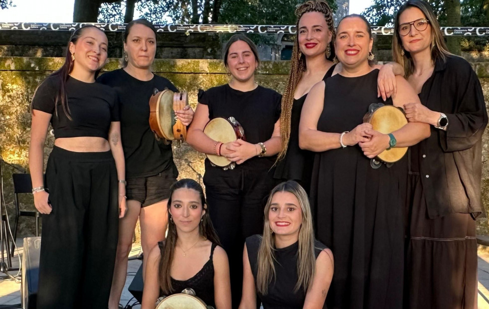 As cantareiras de Cantigas e Agarimos enchen a Alameda co patrimonio oral galego
