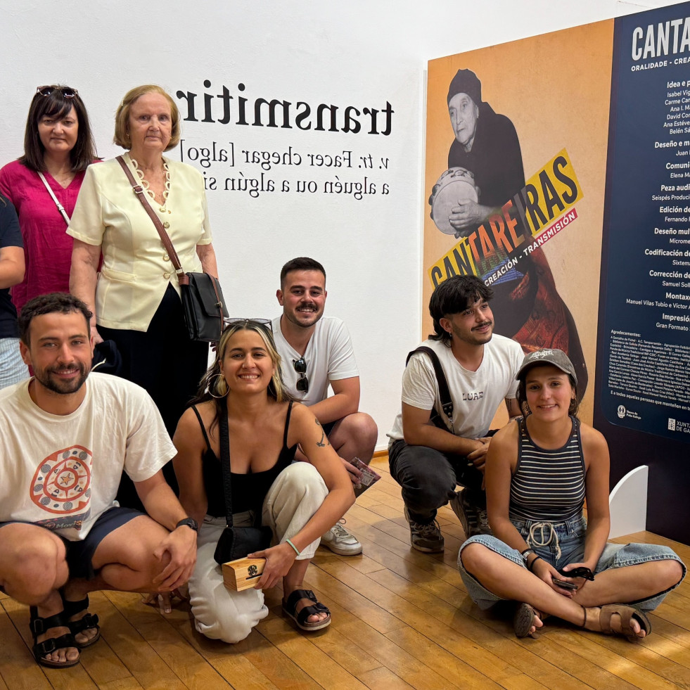 Catro xeracións da familia de Salomé de Maroxo homenaxean a súa memoria no Museo do Pobo Galego