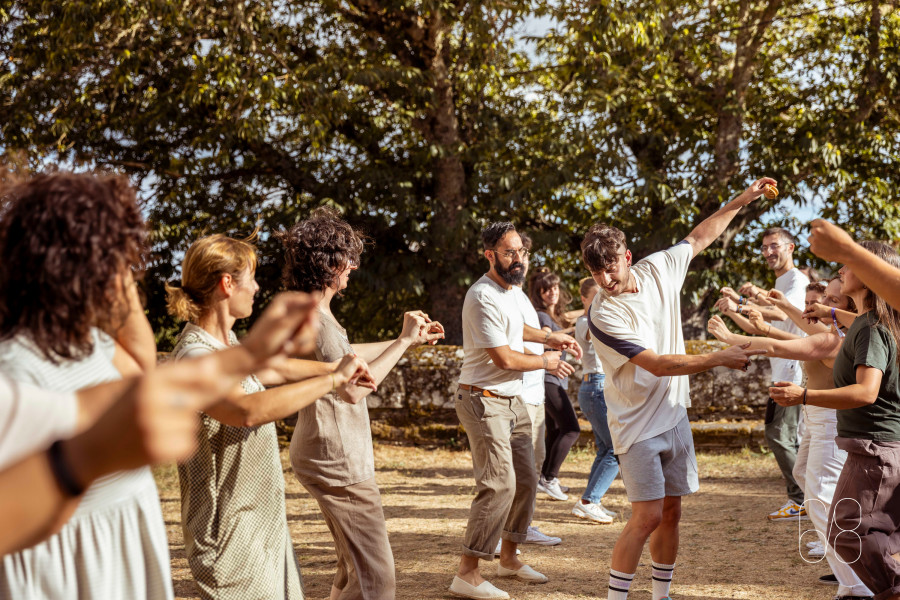 A escola de baile Seisporoito amplía a súa escola itinerante e chega por primeira vez a Santiago