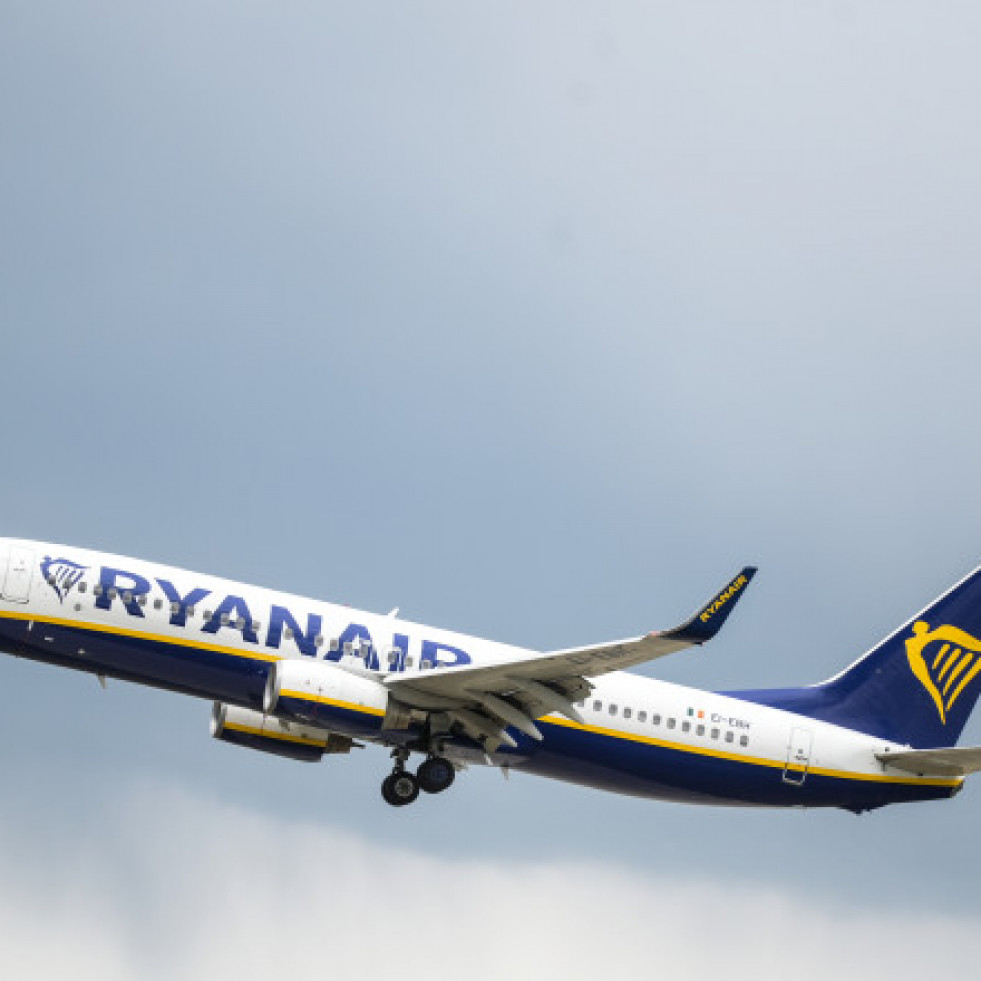 EuropaPress 4640135 filed 30 april 2019 hessen frankfurtmain ryanair aircraft is approach to 1024352