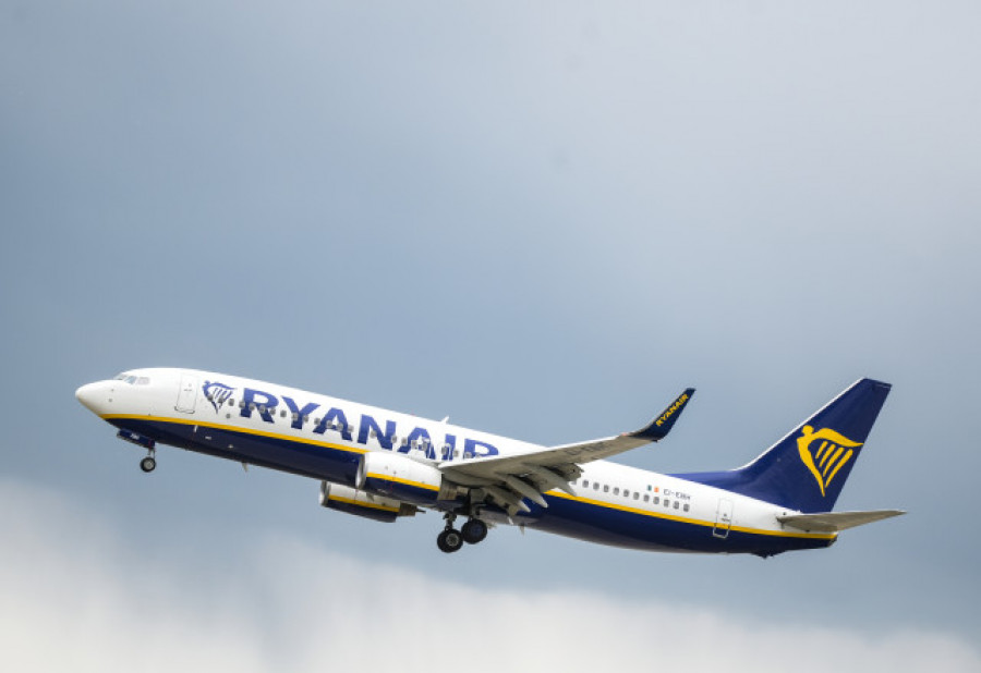 Santiago reclama que la Xunta lidere el plan estratégico de aeropuertos gallegos tras la marcha de Ryanair