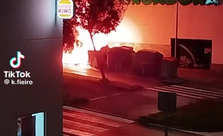 Un contenedor ardió de madrugada en Santa Marta (vídeo)