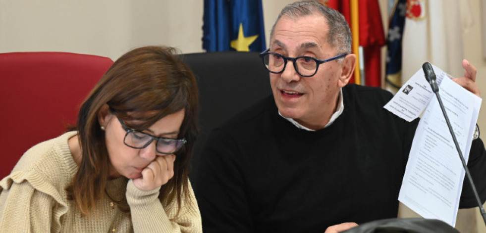 La política de la comarca da para serie
