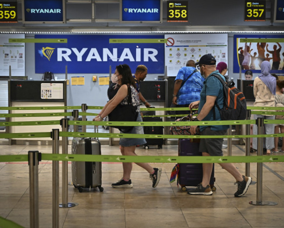 PasajerosdeRyanairfacturansusmaletasenMadrid