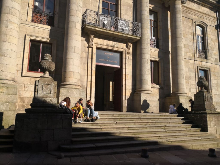 El Consorcio de Santiago saca a licitación por 395.000 euros la restauración de la Facultad de Xeografía e Historia