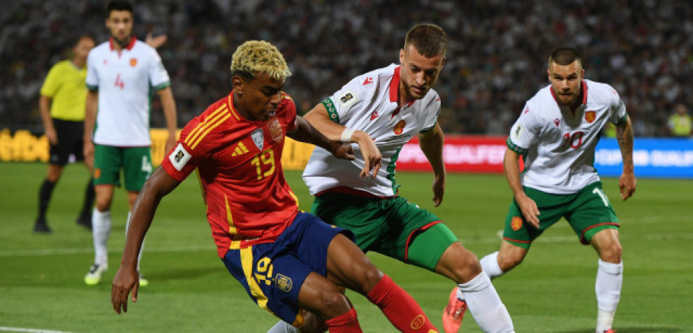 España inicia con firmeza el camino al Mundial (0-3)