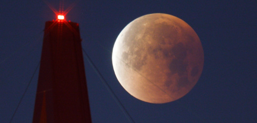 Un eclipse total de Luna será visible desde casi toda España el domingo