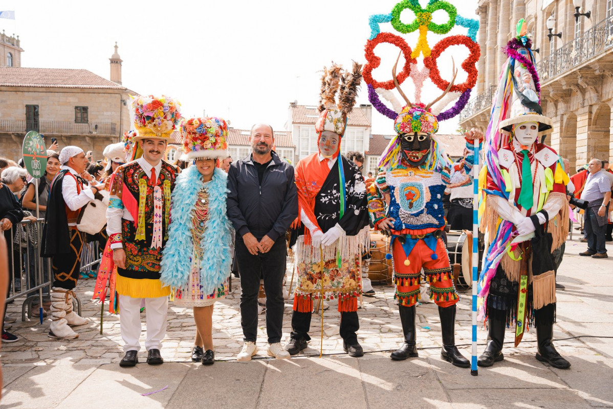Desfile de Entroidos Tradicionais en Santiago (1)