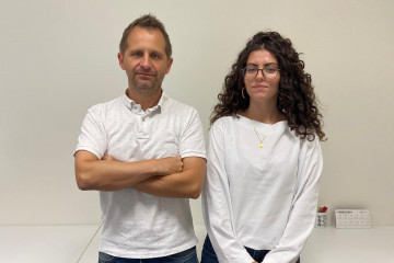 Roberto Díaz y Lucía Santiago, del grupo de Inmunogenética del IDIS