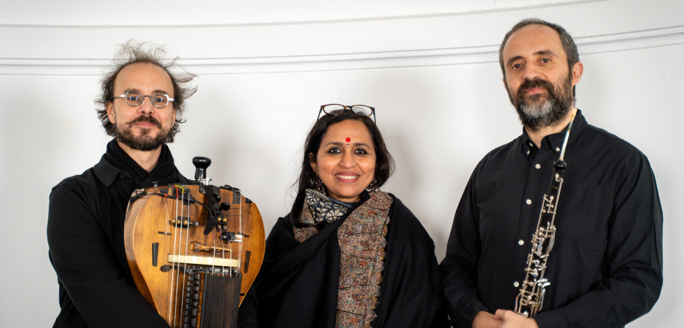 Germán Díaz y Benxamín Otero estrenan en Compostela su nuevo disco junto a la cantante india Vidya Shah