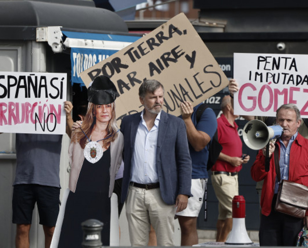 Espaa1BEGOAGOMEZPROTESTAJUZGADOS