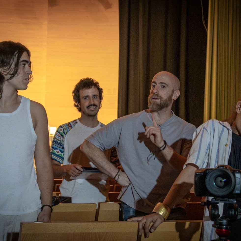 Dirección de cine, técnica de iluminación y música electrónica: nuevas formaciones de Off Escac en Santiago