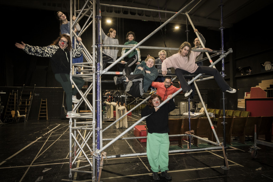 El Salón Teatro acoge A Serie Clopen, un espectáculo de circo, humor y matemáticas