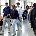 Estudiantes pasillos filologia 7