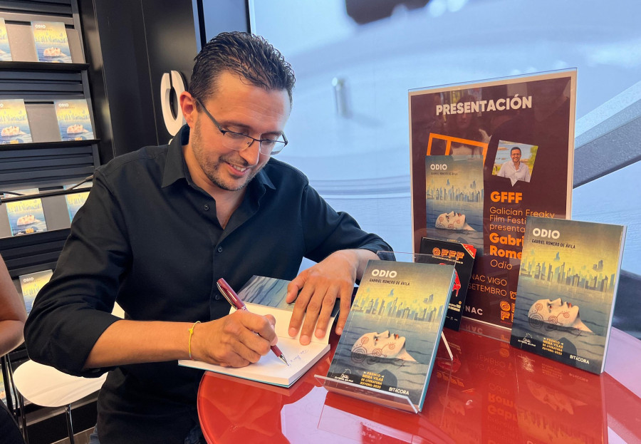 Neon, droides e guerra en Galicia: a novela xuvenil 'Odio' chega ao Pazo de San Roque